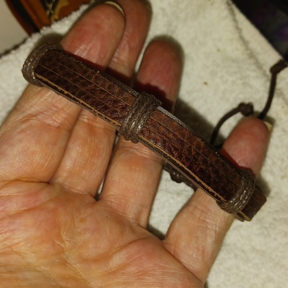Handmade Leather Unisex Bracelet - Picture 1 of 4